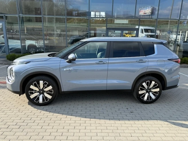 Outlander PHEV - Zdjęcie 4